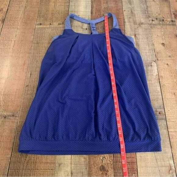 Cabi work out two layered tank with built in bra in blue -M - Picture 3 of 6